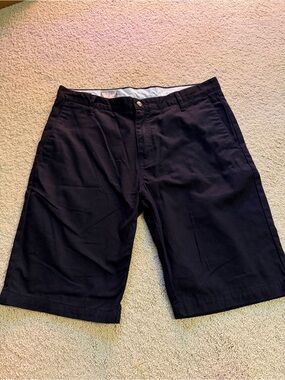 Volcom Men's Classic Black Chino Shorts - Size 33